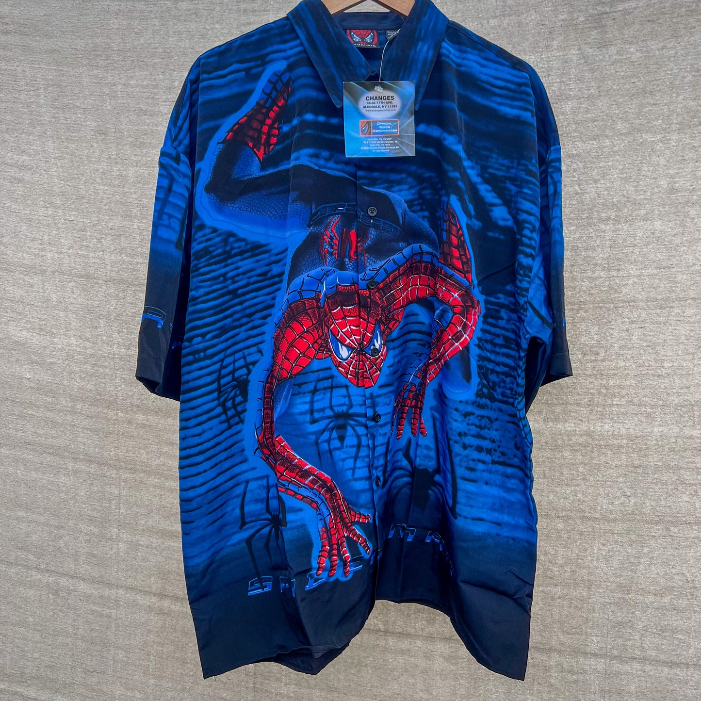 Deadstock Spider-Man 2002 Marvel Movie Men’s Short Sleeve Button-Up Shirt